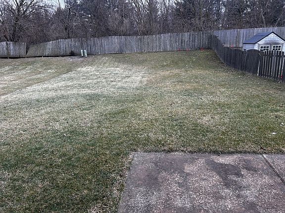 3rd image of 847 Covey Ln
