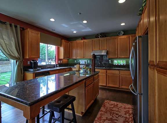 5th image of 931 Belleza Dr