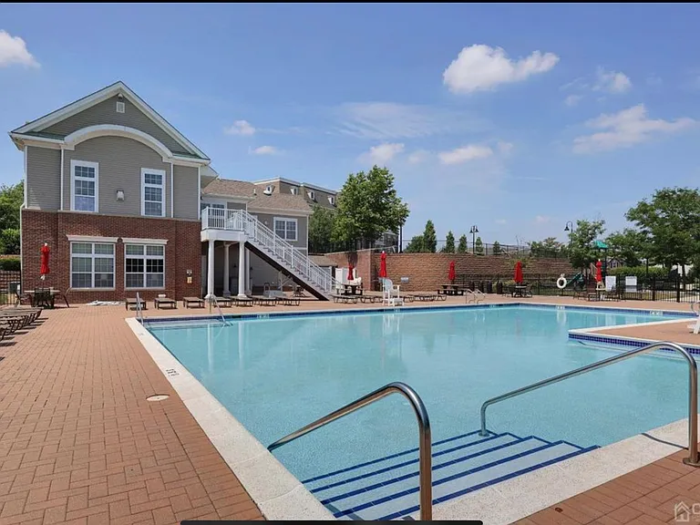 31 Woodlake Dr — Photo 31