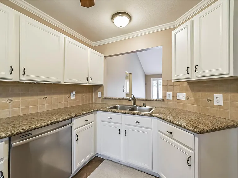 4111 Hermitage Hollow Ln — Photo 12