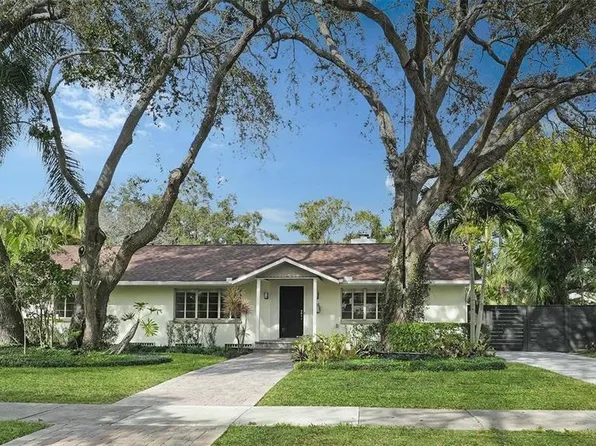 1763 South Dr, Sarasota, FL 34239