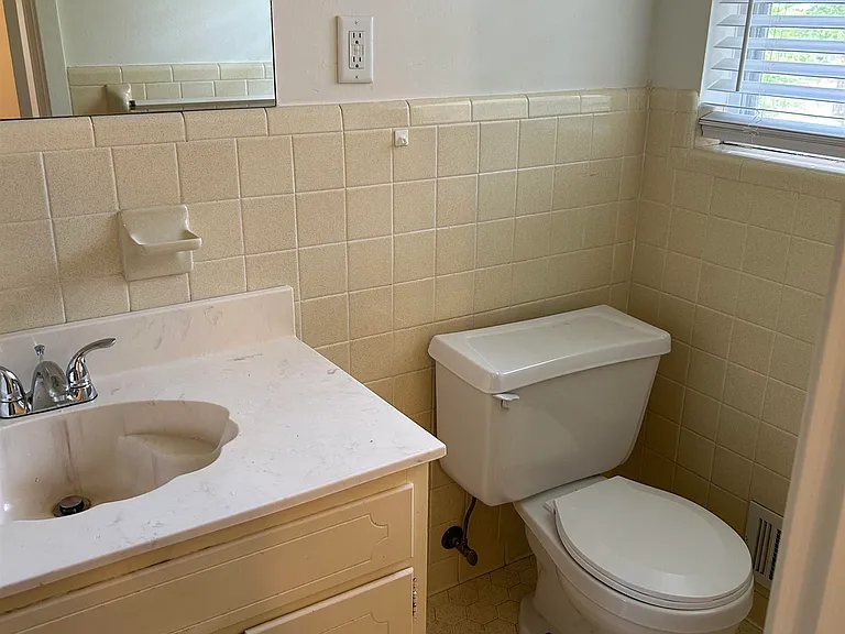 531 Tinker St — Photo 15