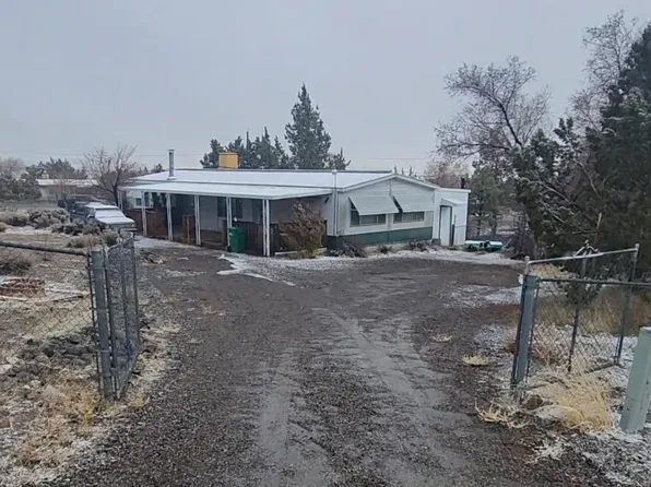 5982 Amargosa Dr, Sun Valley, NV 89433