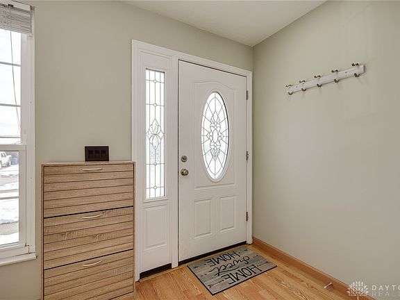 5th image of 1261 Troy Ct