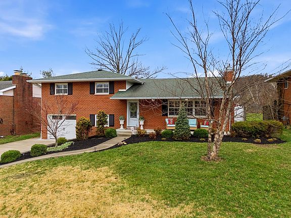 3rd image of 564 Fairwood Rd