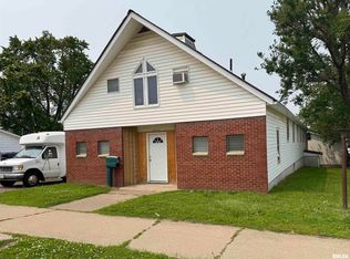 532 8th Ave S, Clinton, IA 52732