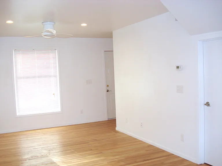 514 Morgan Ave N — Photo 9