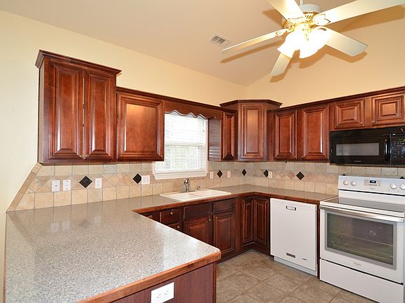 4th image of 31 Hebrides Ln