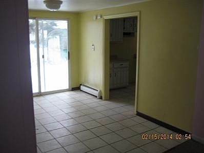 4th image of 3437 Woodlawn Ave