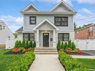 13 Titus Rd, Glen Cove, NY 11542