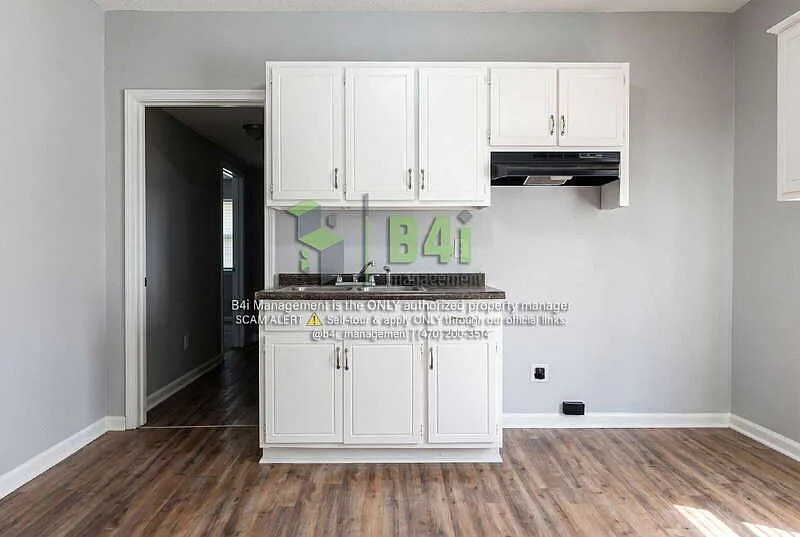 4 bed, 1.0 bath, 1133 sqft, $995 — Photo 4
