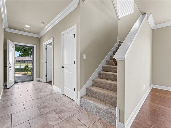 5th image of 1402 Gooseneck Ln