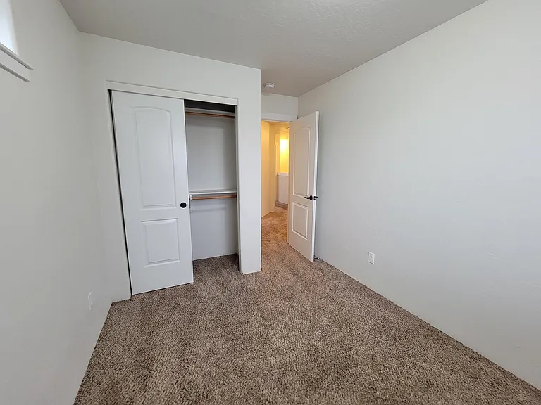 54 S Haskell St — Photo 16