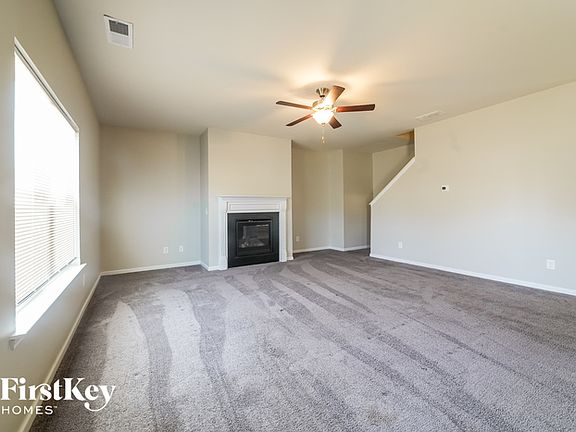 4th image of 8 Stadelman Ct