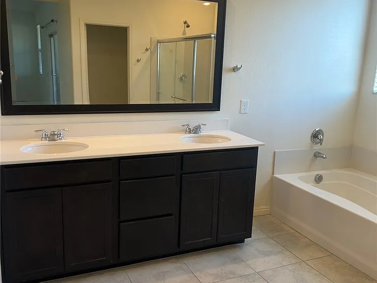 910 Cherry Glen Pl — Photo 14