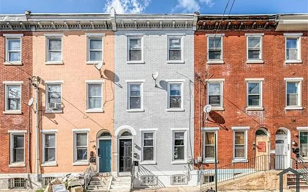 2021 W Oxford St — Photo 3