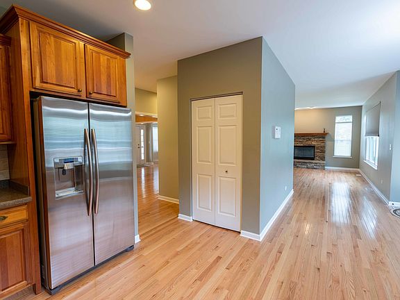 5th image of 3601 Creekside Ct