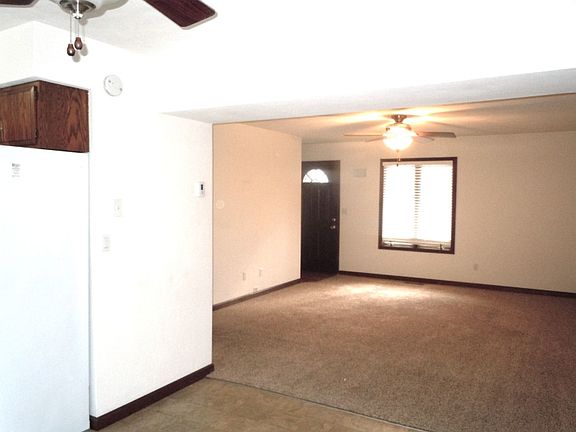 2nd image of 1815 Parkview Dr