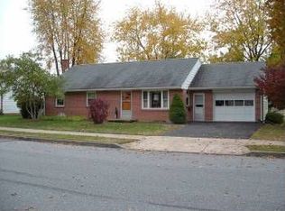 42 N Fulton St, Manheim, PA 17545