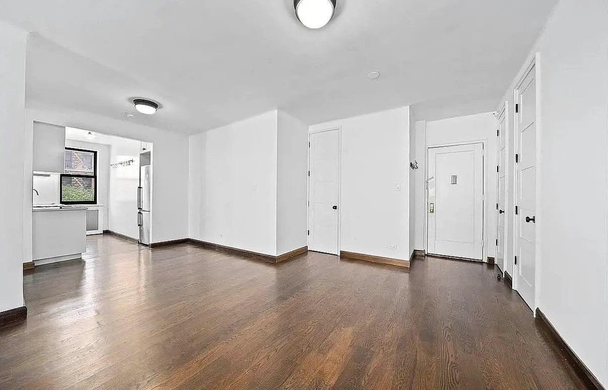 885 Tenth Avenue — Photo 2