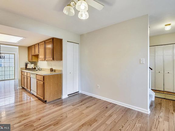 5th image of 3884 Bradwater St