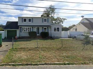 410 Elmore St, Central Islip, NY 11722