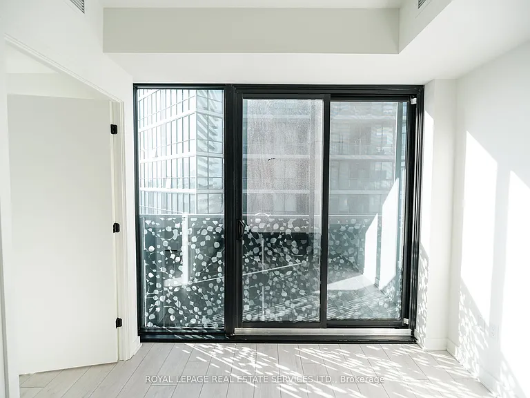55 Charles St E #4306 — Photo 9