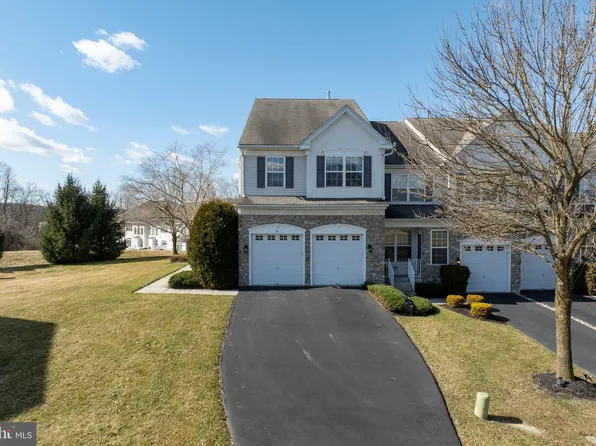 78 Portsmouth Cir, Glen Mills, PA 19342