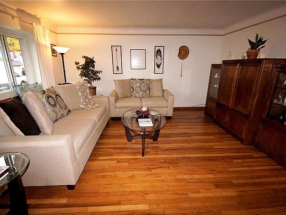 4th image of 14025 Arlis Ave