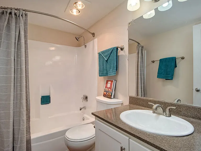 Wilbur Oaks Apartments — Photo 45