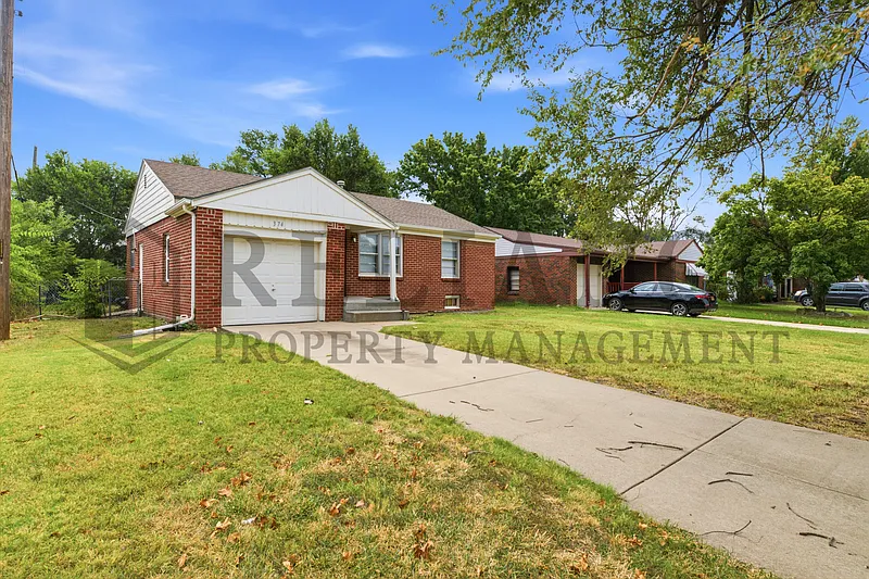 2 bed, 1.0 bath, 858 sqft, $1,095 — Photo 3