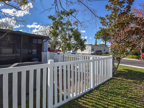 3rd image of 343 Banyan Ln