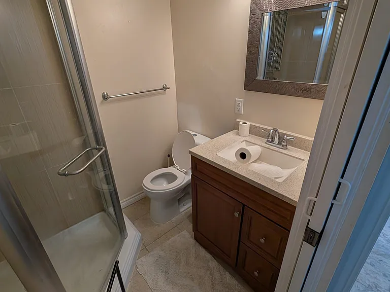 44 Smyth Cres SW — Photo 6