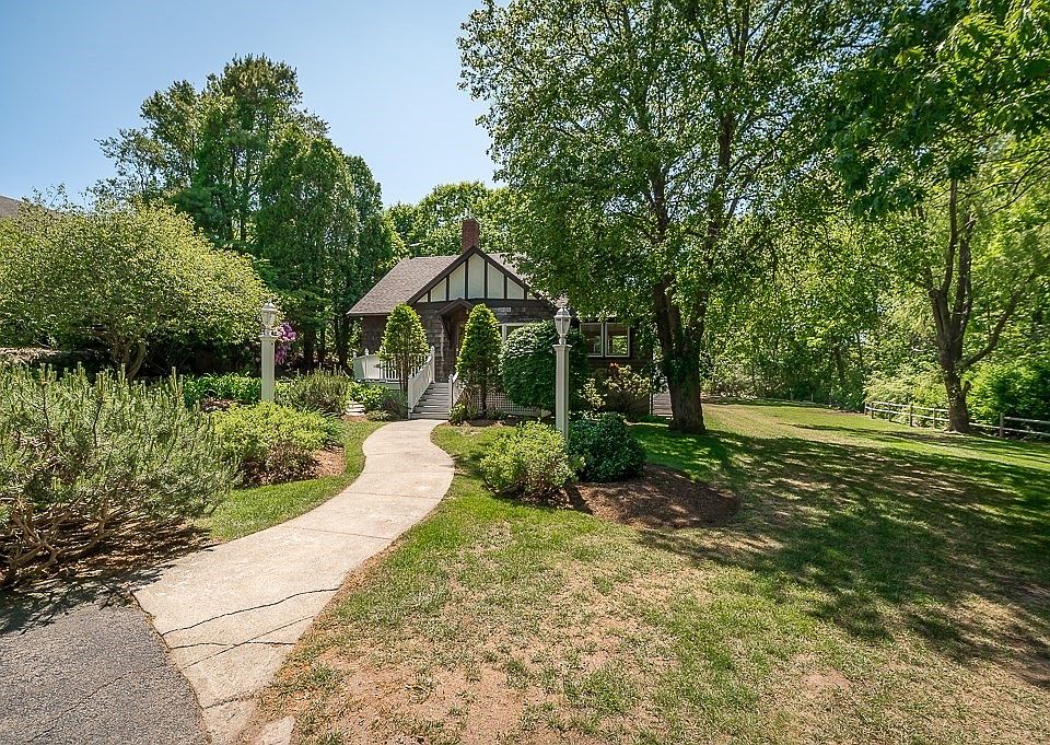 2020 Edgemoor Rd R, Gloucester, MA 01930 Zillow