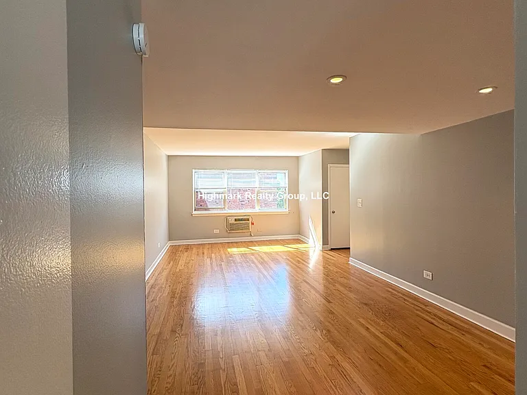 4924 Mulford St #6E — Photo 2