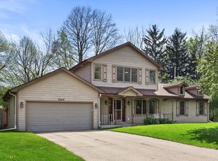 8544 N 48th St, Brown Deer, WI 53223
