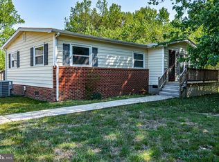 529 Taylors Beach Rd, Reedville, VA 22539