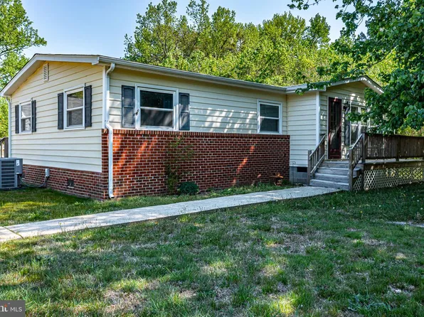 529 Taylors Beach Rd, Reedville, VA 22539