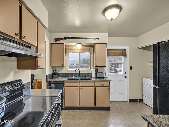 4th image of 8825 Artesian Way