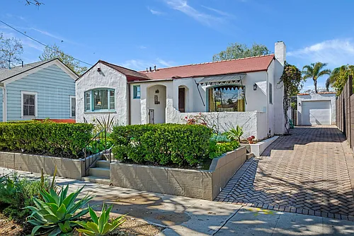 224 W Cota St Photo 1