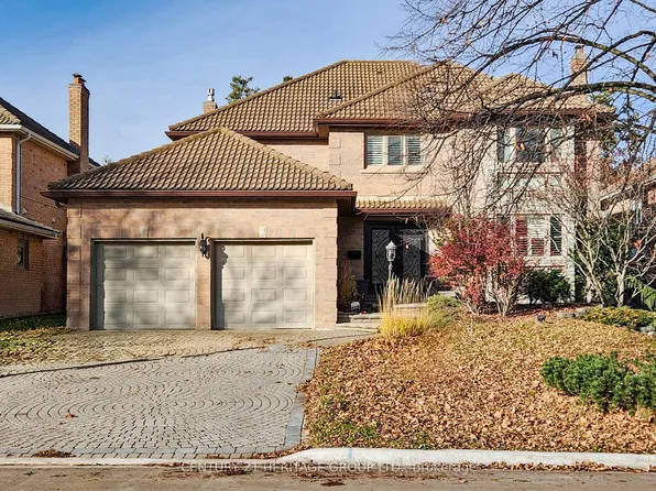 136 Cranberry Ln, Aurora, ON L4G 5Z3
