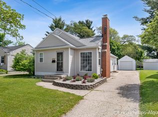 2142 Emerald Ave NE, Grand Rapids, MI 49505
