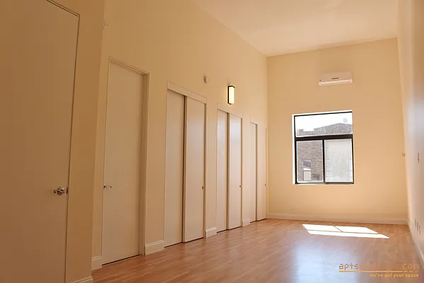 Rented by aptsandlofts.com | media 31