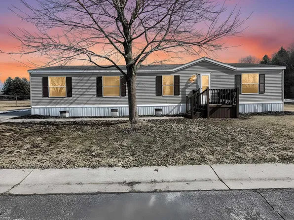 2905 Mulberry Dr, Clarkston, MI 48348