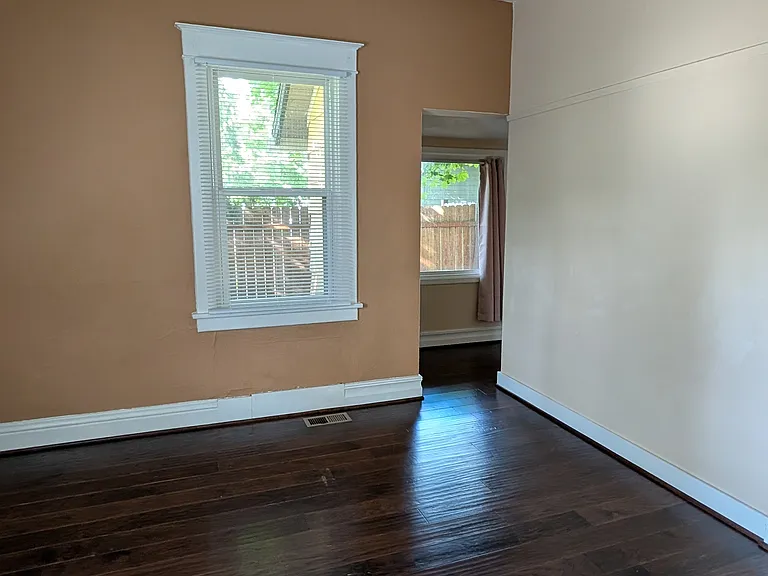4117 S Grand Blvd — Photo 16