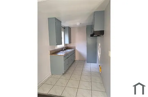 215 E 82nd Pl #4 Photo 1 215 E 82nd Pl #4 Photo 1