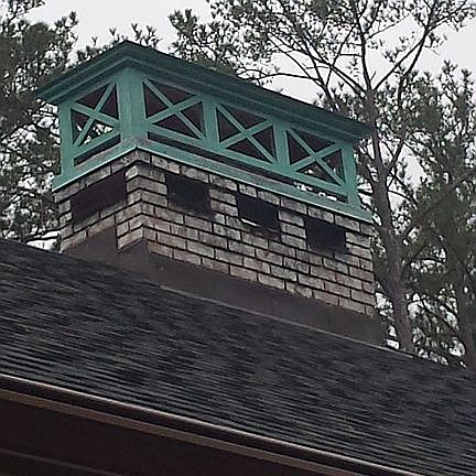 5th image of 377 Old Club Rd S