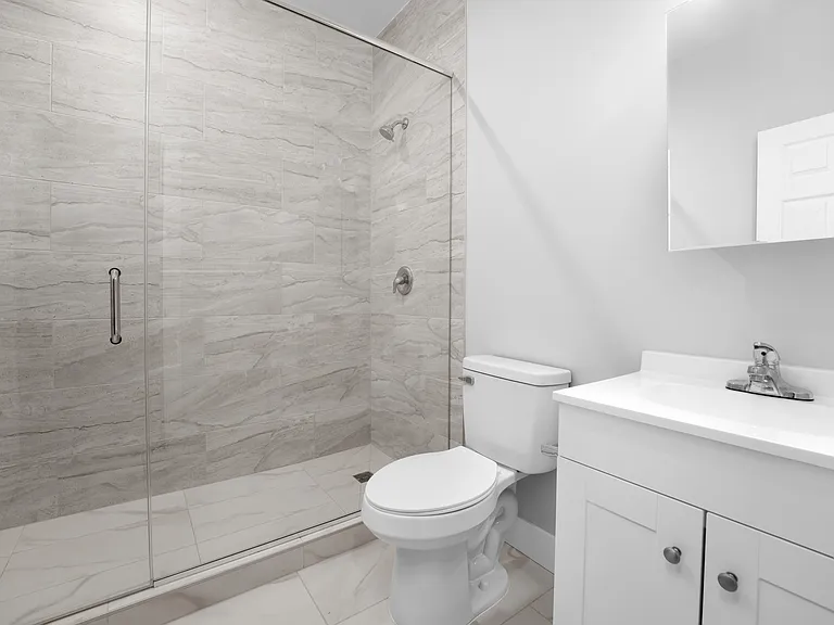 1219 W Devon Ave #205 — Photo 9