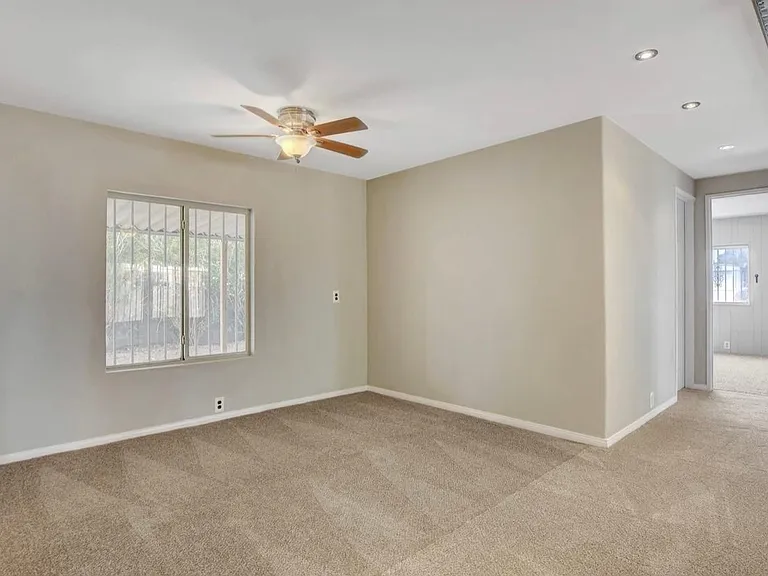 136 Sir Thomas Dr — Photo 9