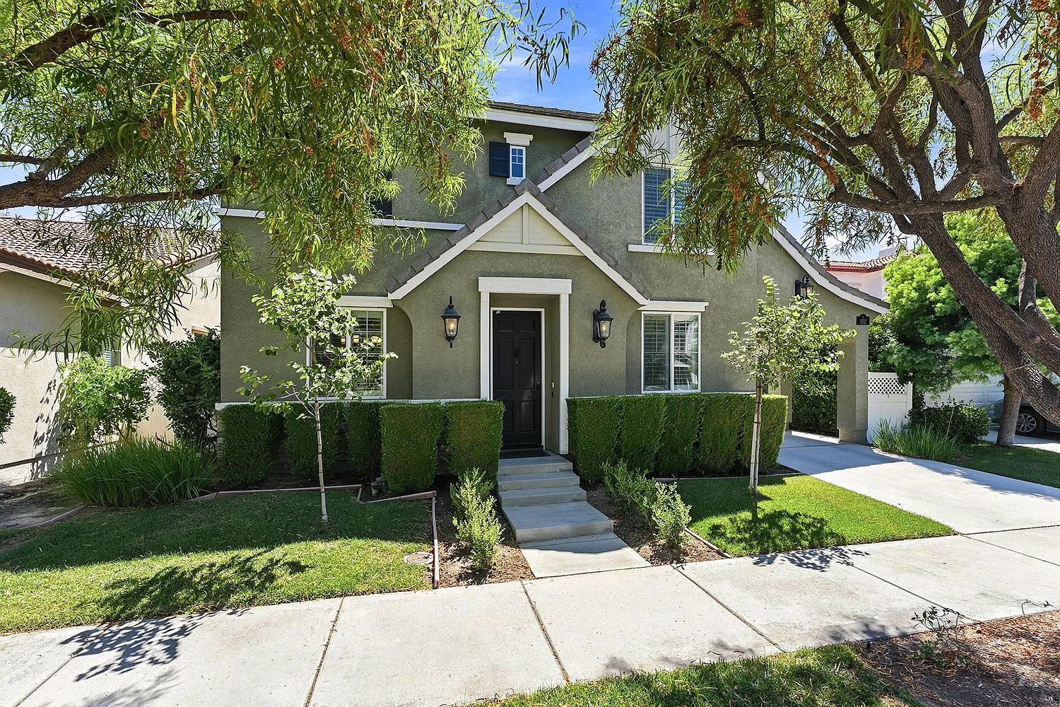 4 bed, 2528 sqft, $3,800 — Photo 1